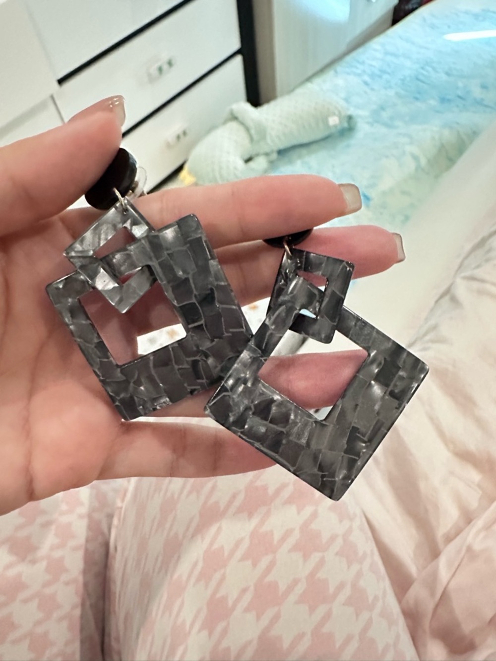 Geometric Square Dangle Earrings in Marbled Gray